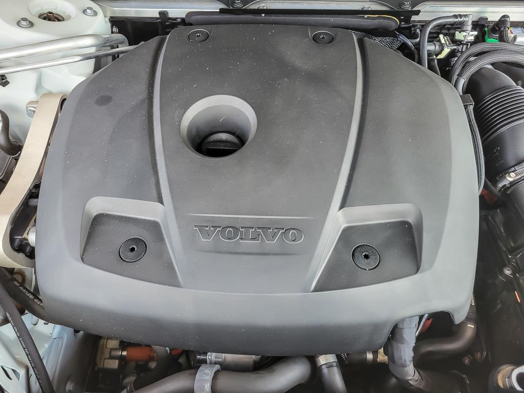 2022 VOLVO XC90 - Image 23