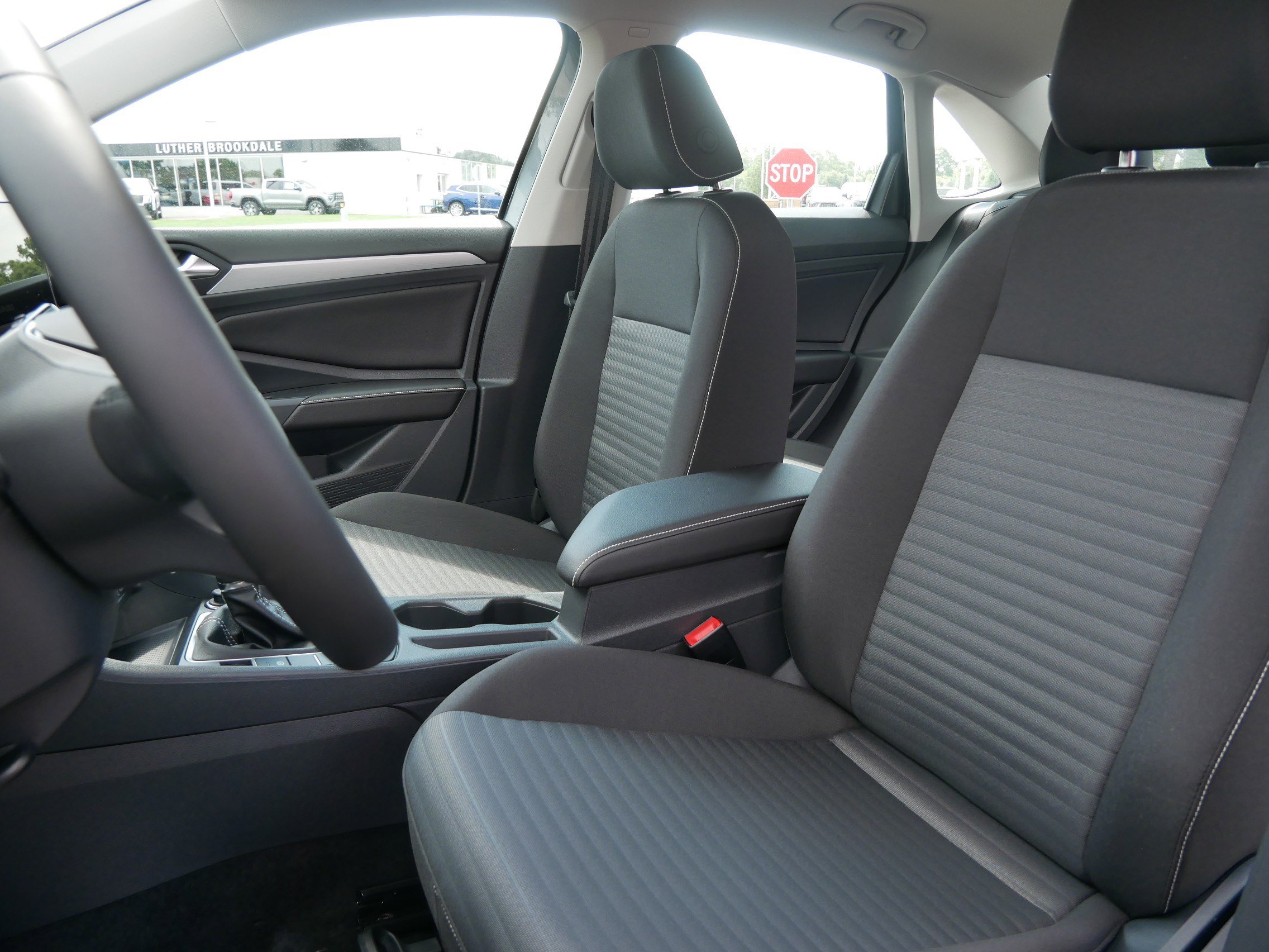 2025 Volkswagen Jetta S photo 4