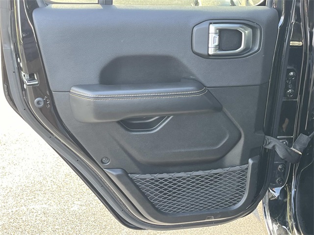 2024 Jeep Wrangler Sahara 4xe photo 16