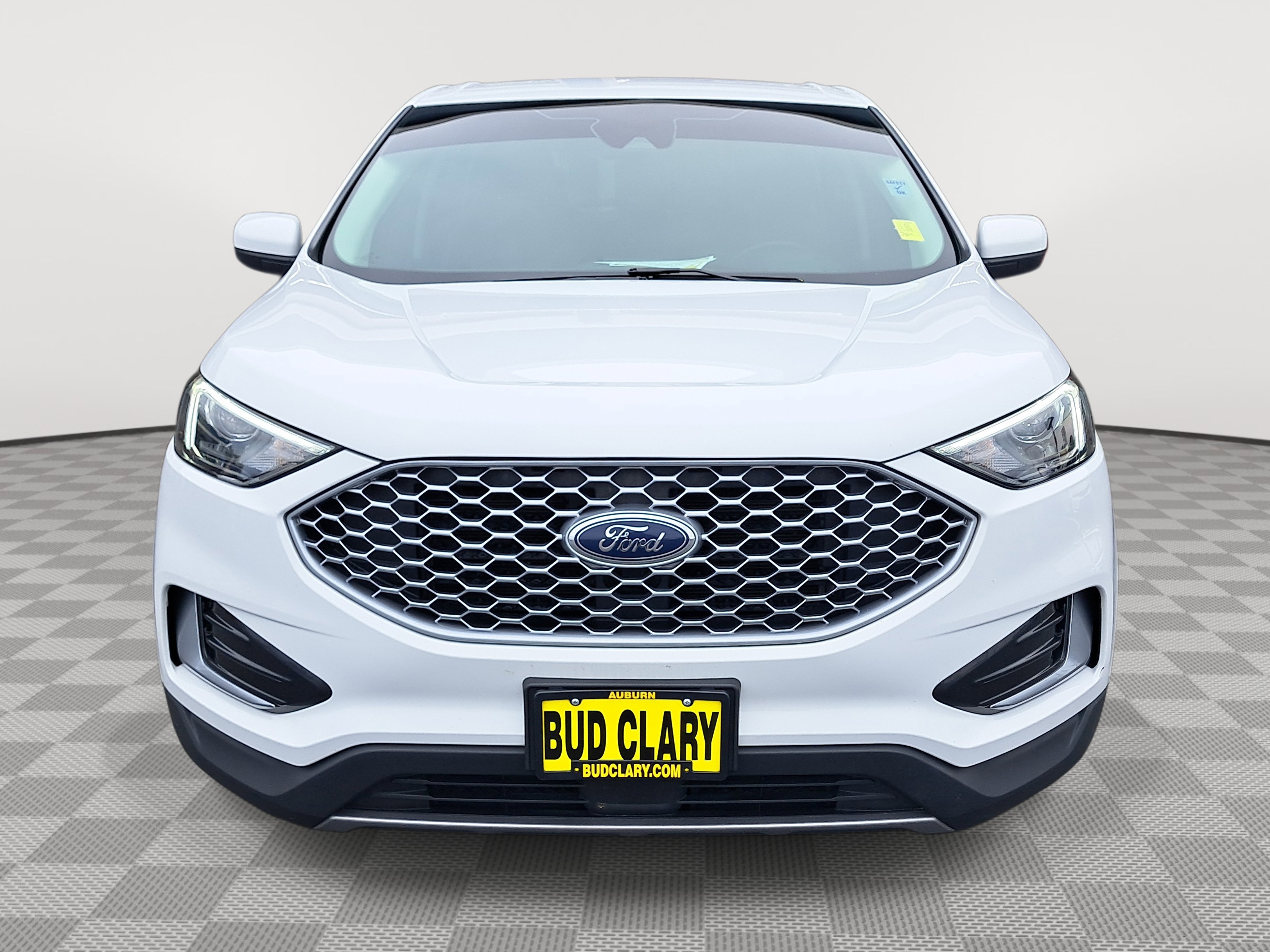 2023 Ford Edge SEL photo 2