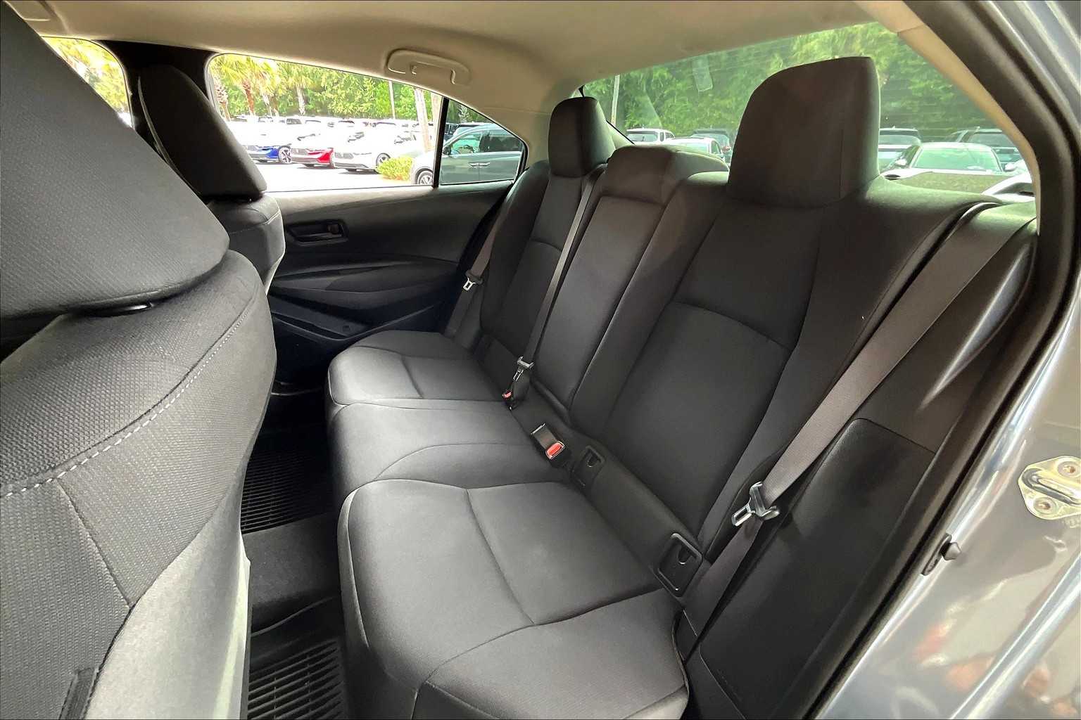 2024 Toyota Corolla LE photo 35
