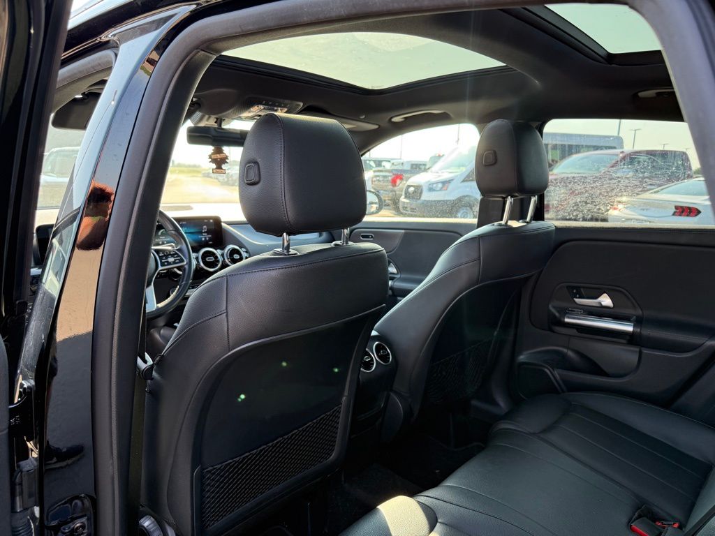 2022 Mercedes Benz GLA 250 4MATIC photo 6