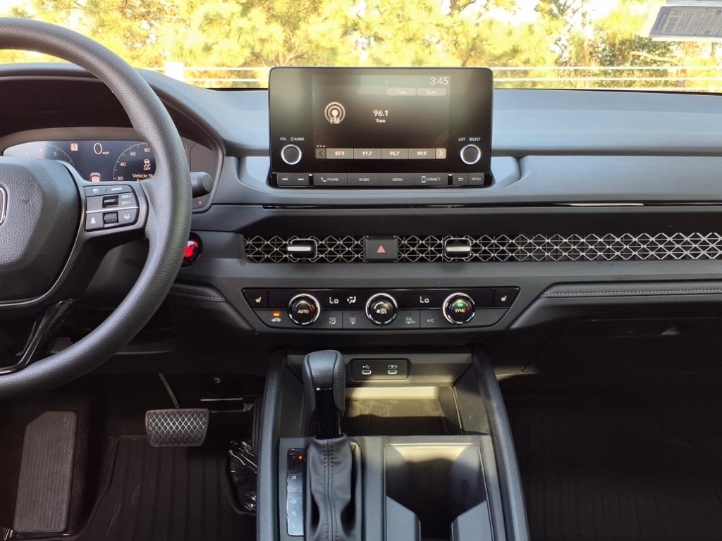 2025 Honda Accord SE photo 13