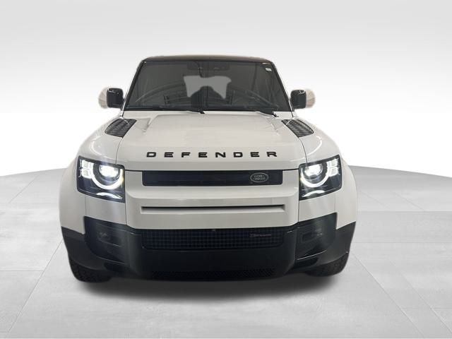 2022 Land Rover Defender 110 X-Dynamic HSE photo 2