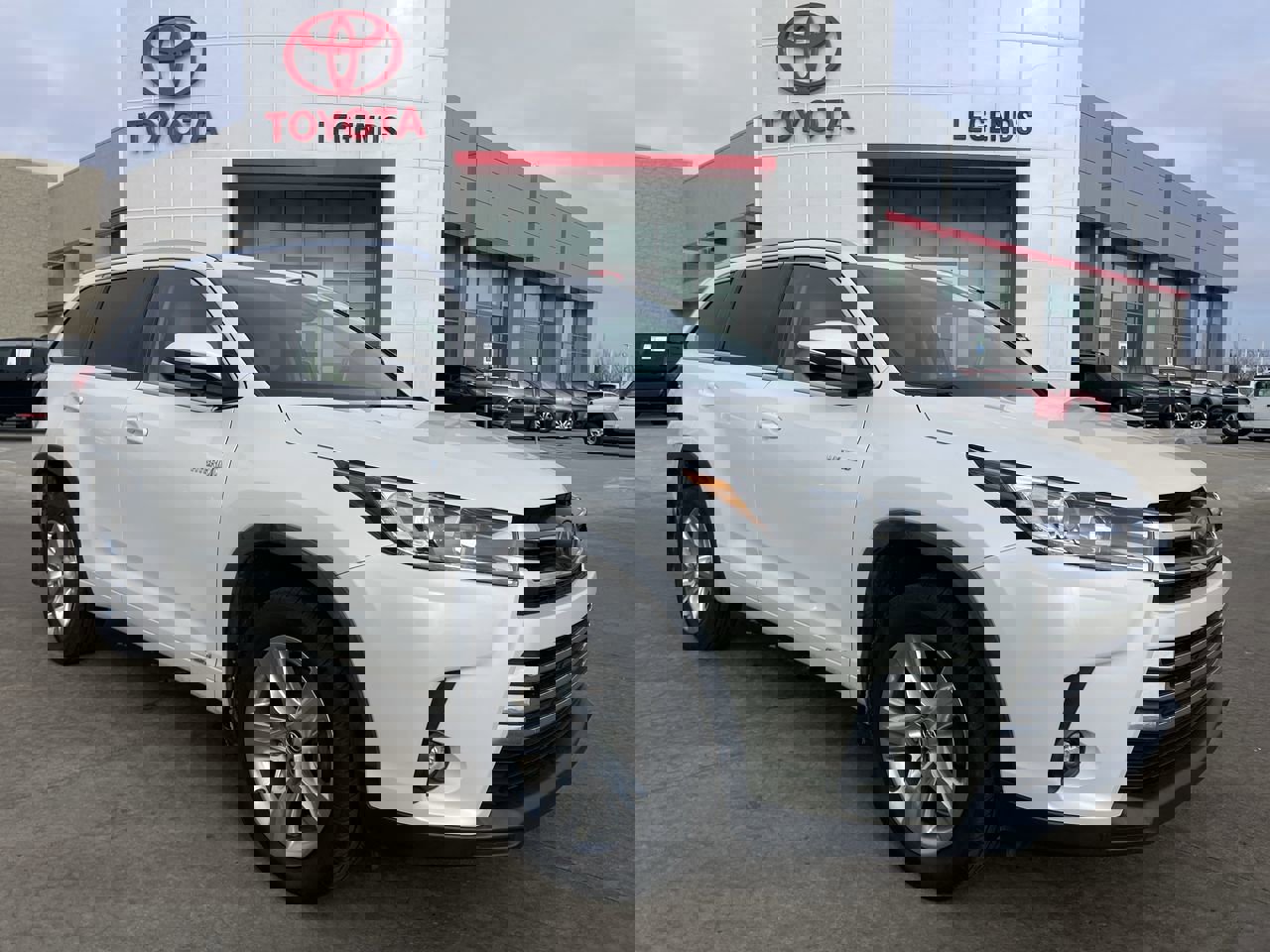 2019 Toyota Highlander Limited's photo