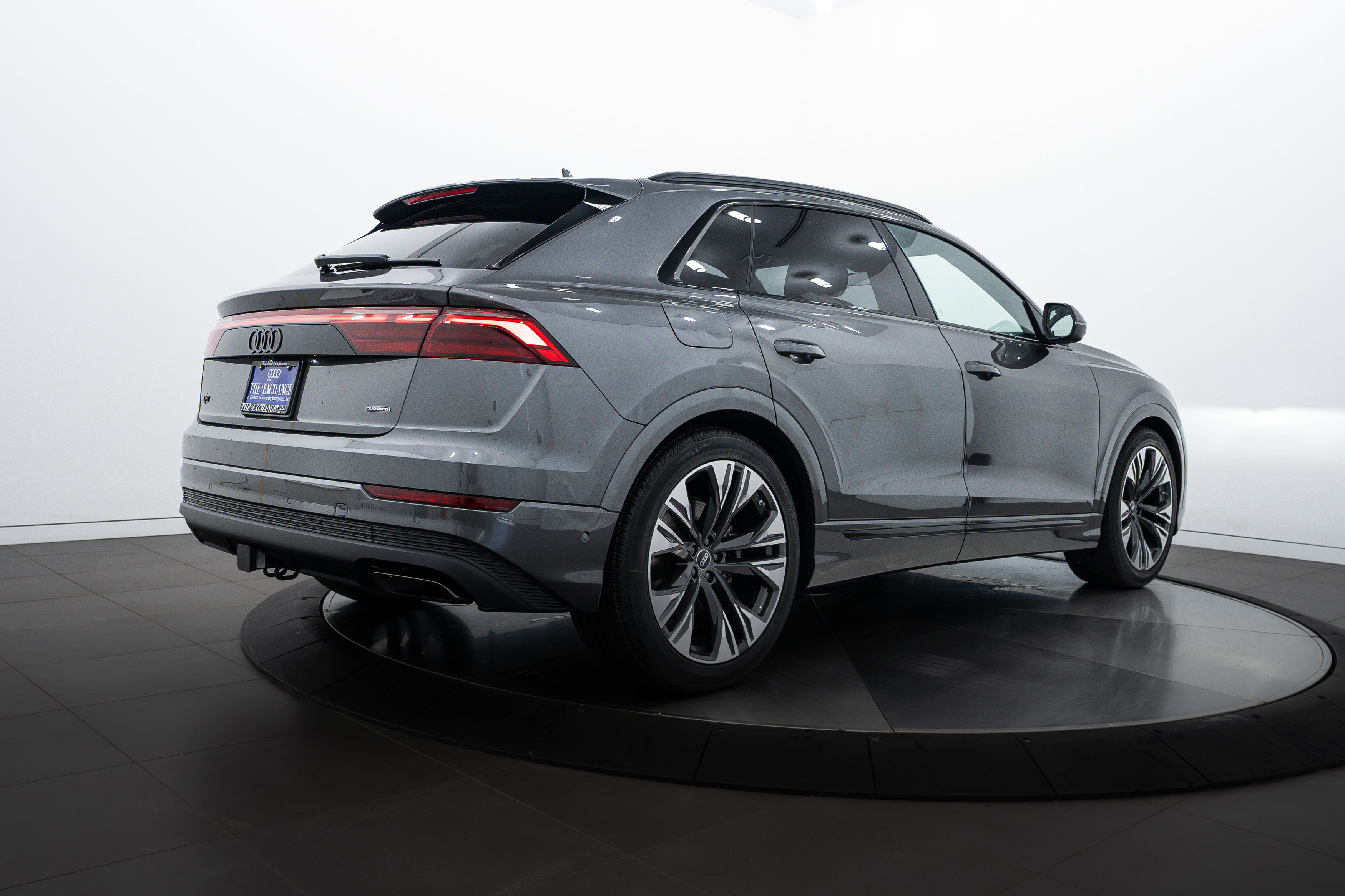 2025 Audi Q8 Premium Plus photo 4