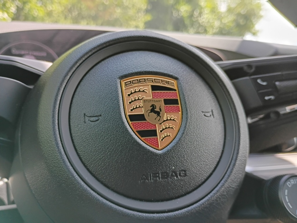 2025 Porsche Cayenne photo 25
