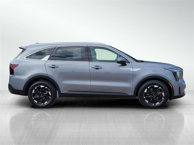 2024 Kia Sorento S photo 4