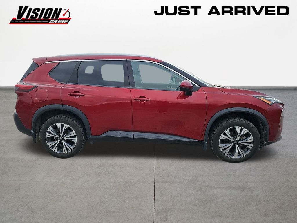 2021 Nissan Rogue SV photo 4
