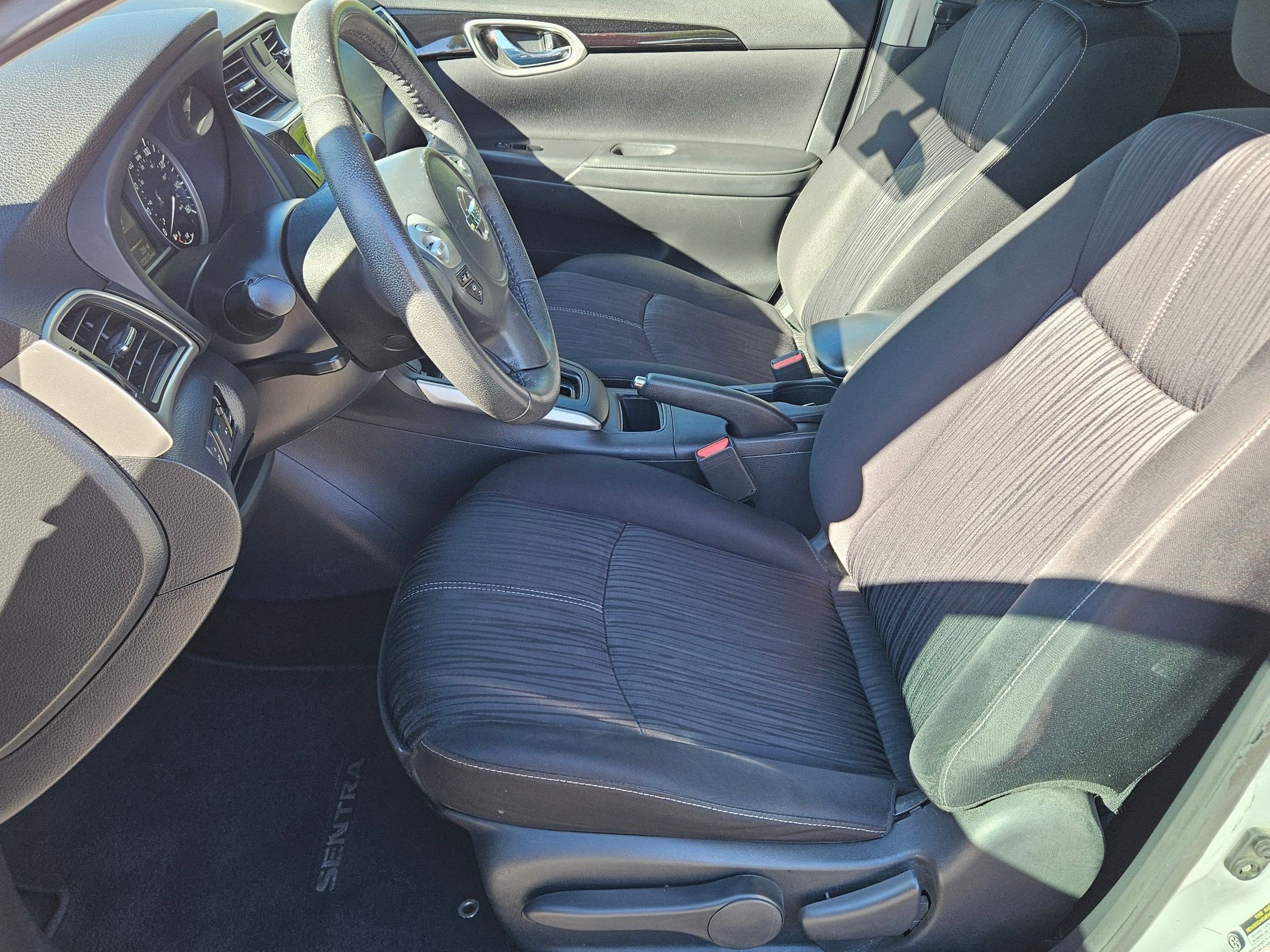 2017 Nissan Sentra SV photo 16