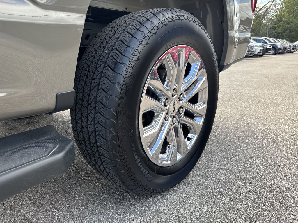 2025 Ford F-150 Lariat photo 13