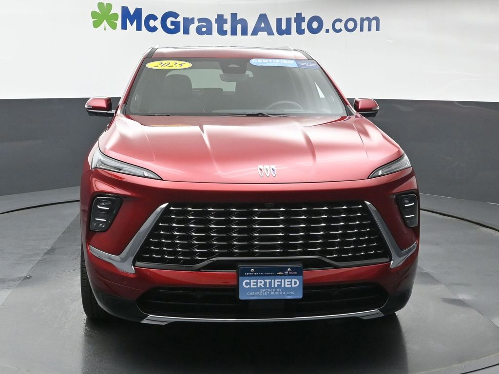 2025 Buick Enclave Avenir photo 3