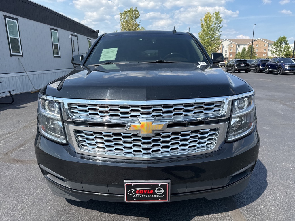 2017 Chevrolet Suburban LT photo 8
