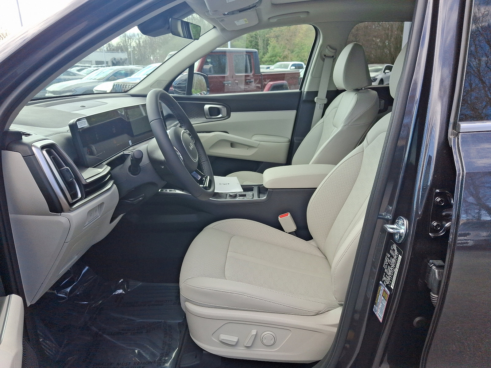 2025 Kia Sorento EX photo 6