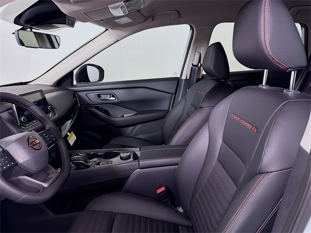 2026 Nissan Rogue SV photo 4