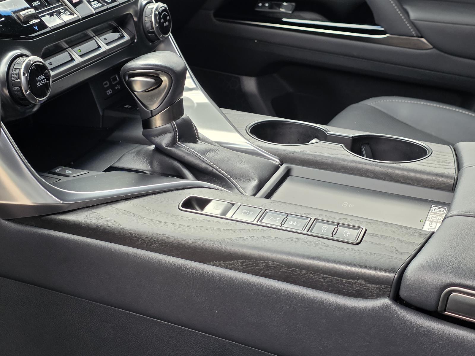 2022 Lexus LX 600 Luxury photo 25