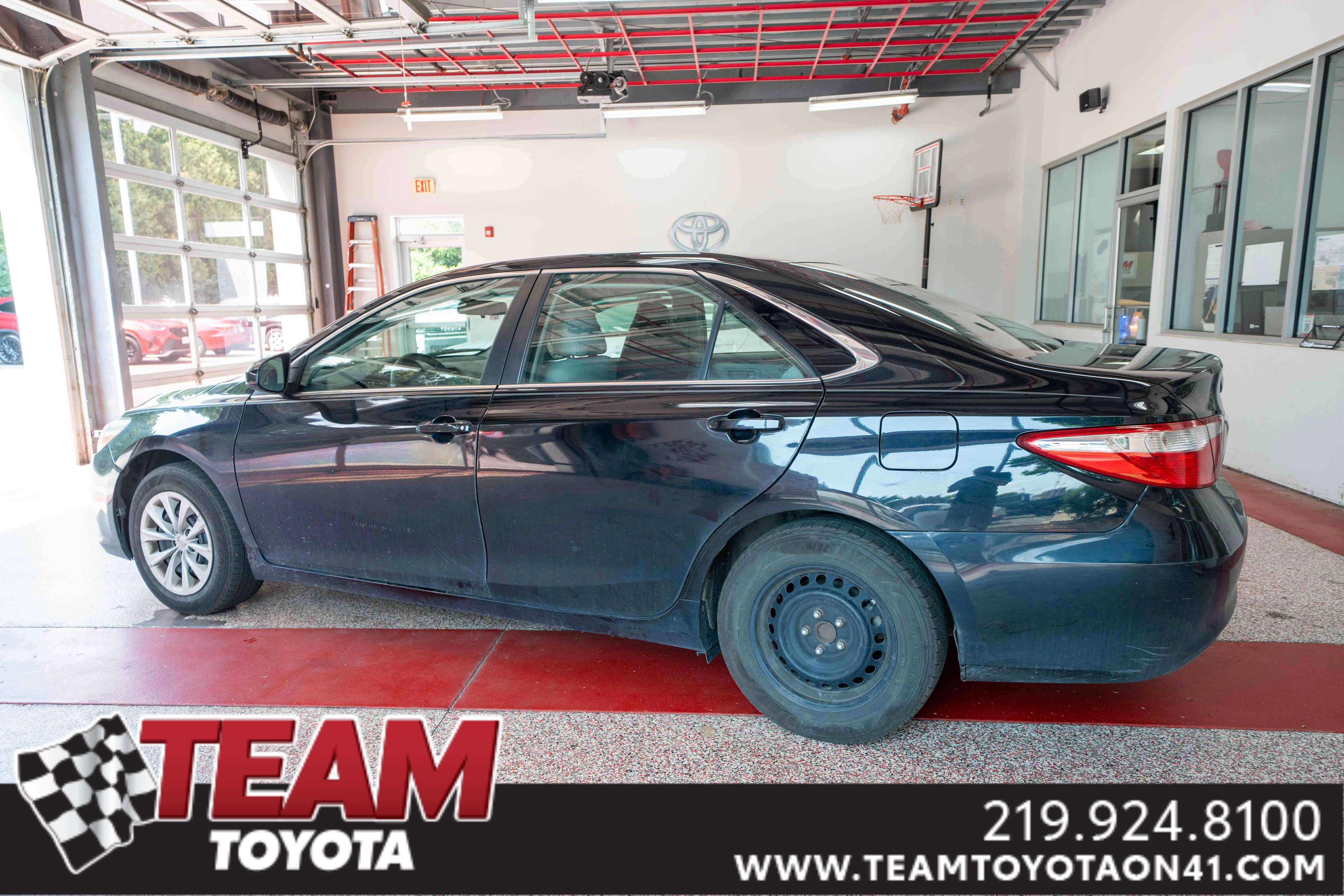 Used 2017 Toyota Camry LE with VIN 4T1BF1FK7HU302908 for sale in Schererville, IN