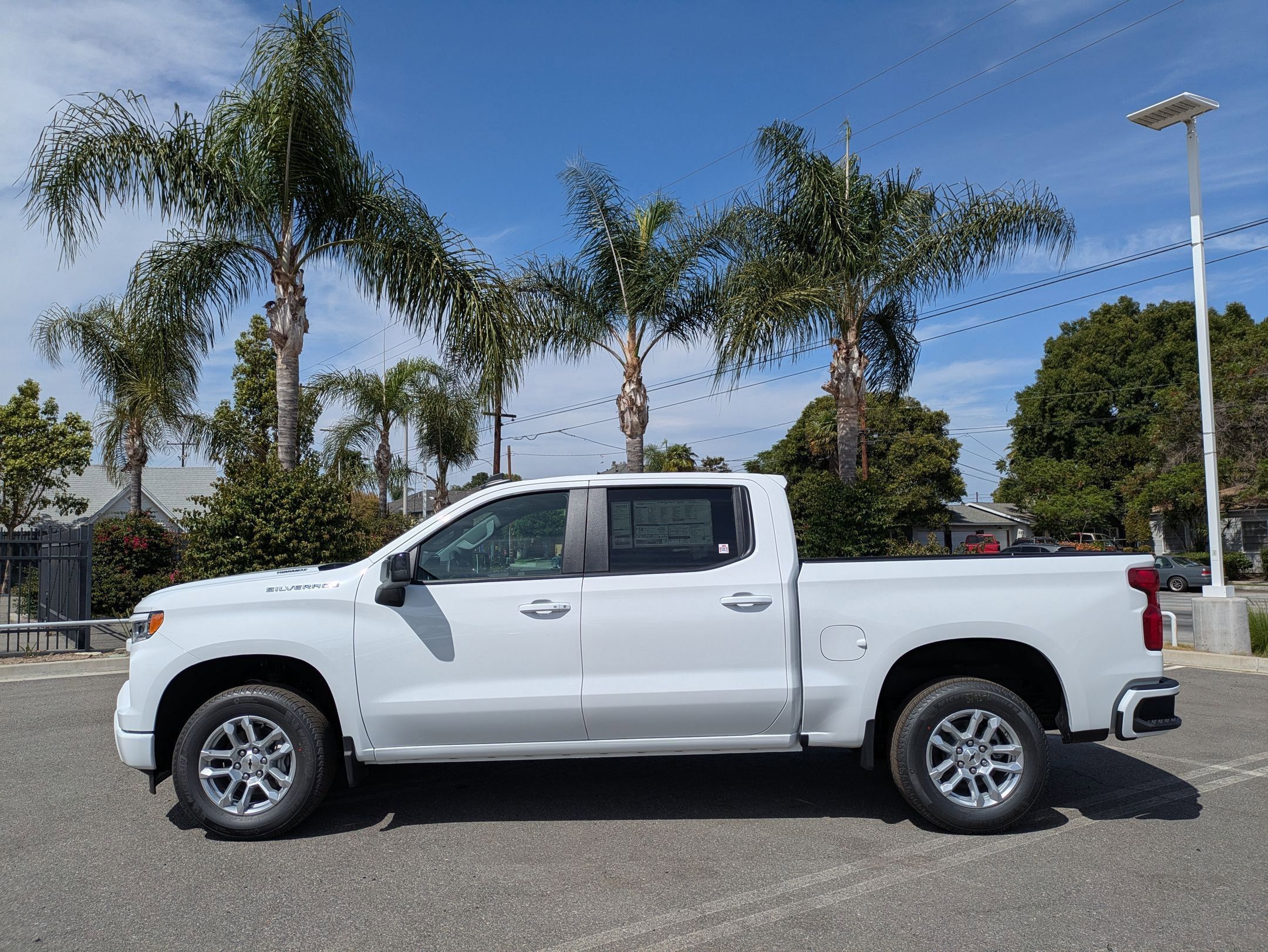 2025 Chevrolet Silverado 1500 RST photo 2