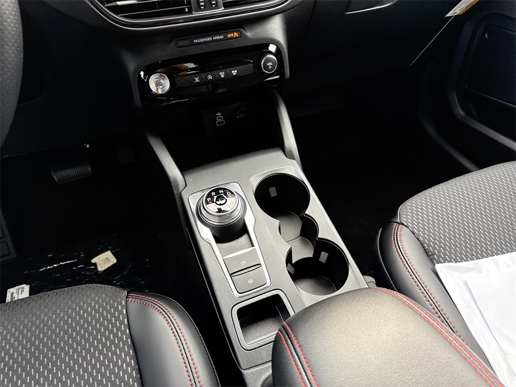 2025 Ford Escape ST-Line photo 13