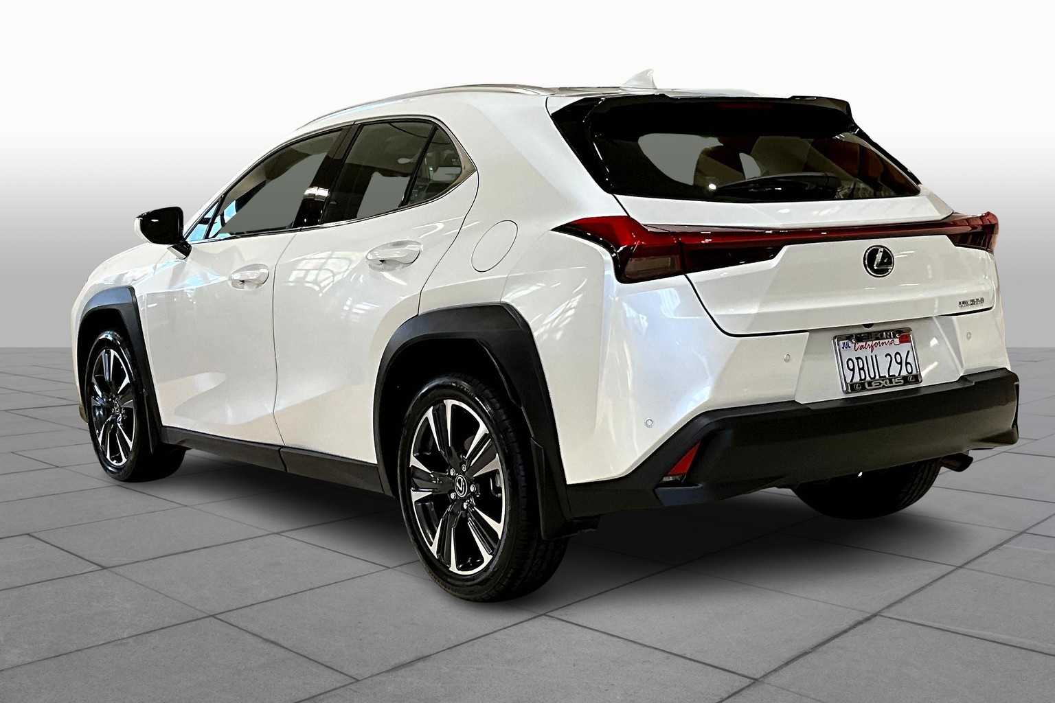 2022 Lexus UX 200 photo 10