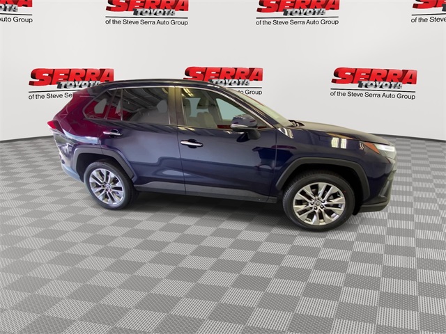 2022 Toyota RAV4 Limited photo 10