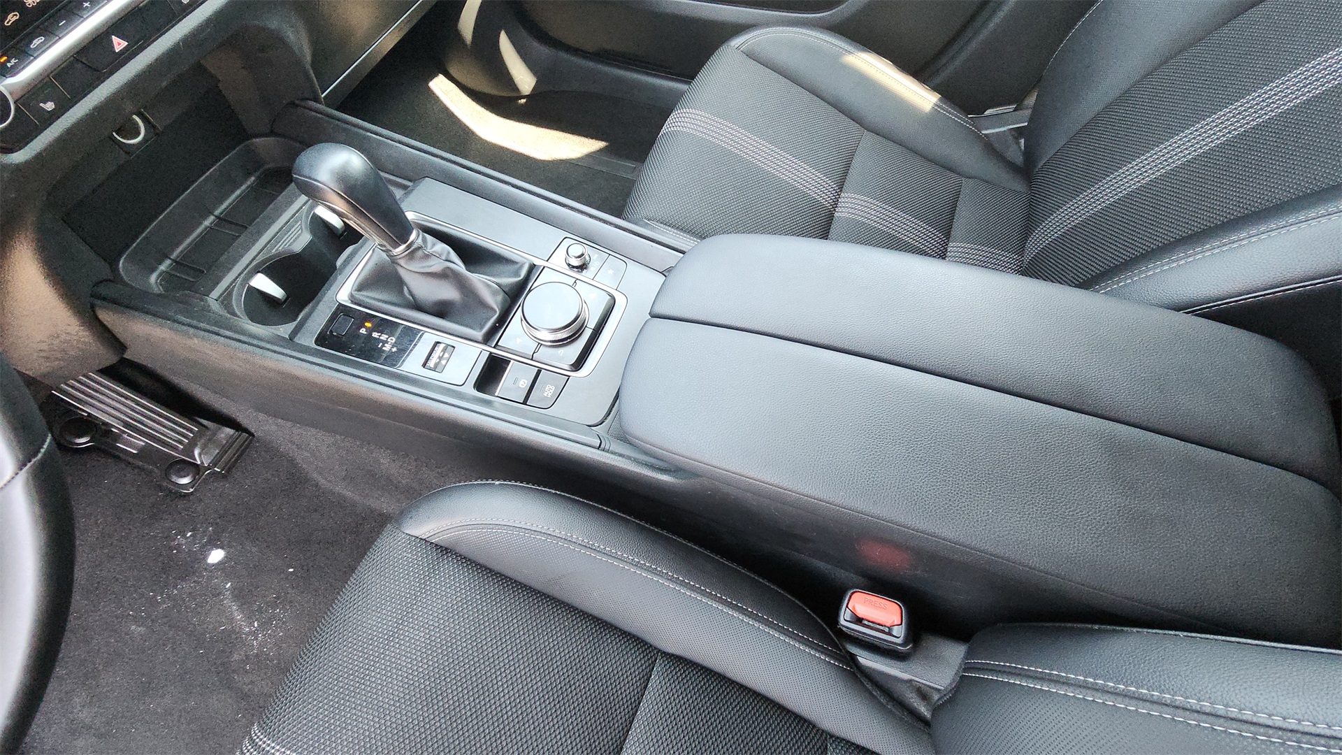 2024 Mazda CX-50 2.5 S Preferred photo 14