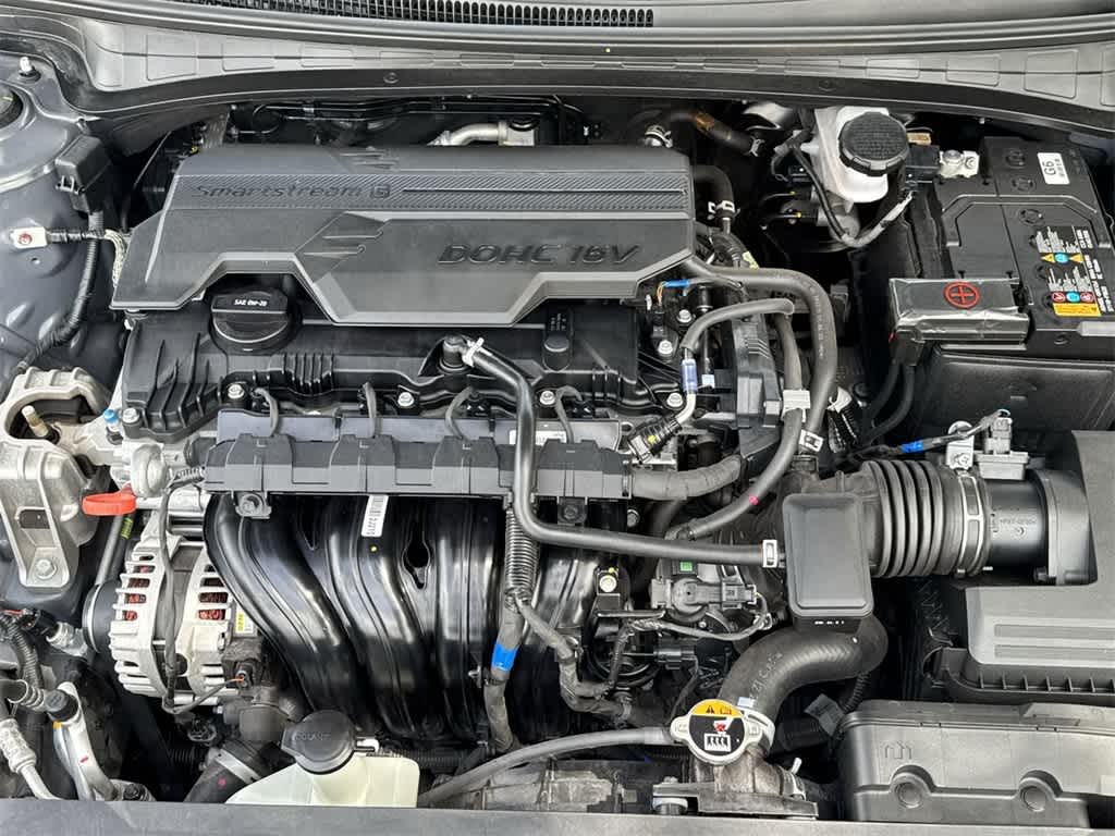 2024 Hyundai Elantra Limited photo 10
