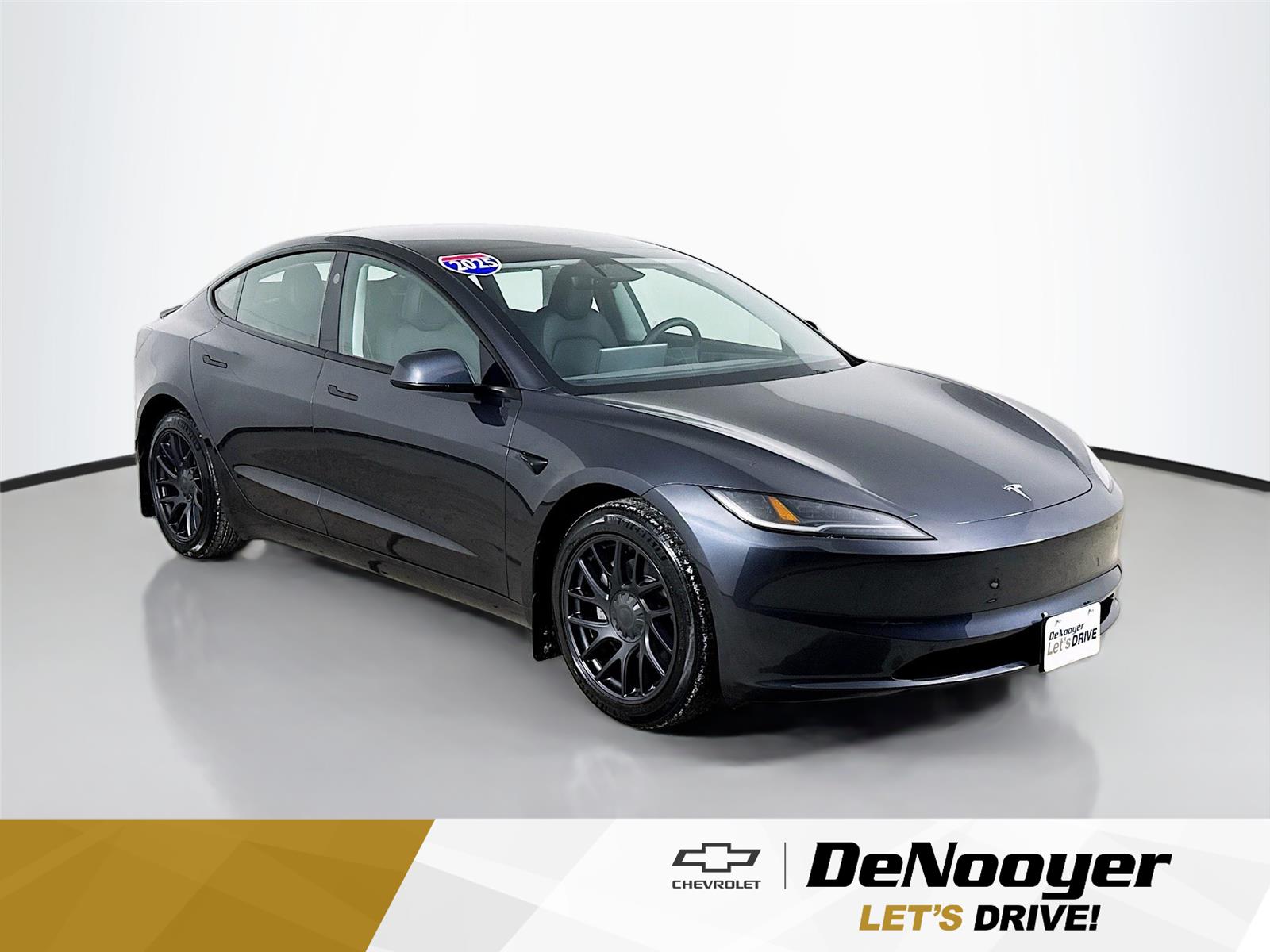 2025 Tesla Model 3 Performance's photo