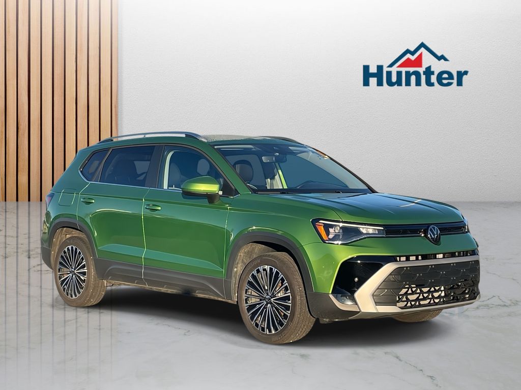 2025 Volkswagen Taos SE's photo