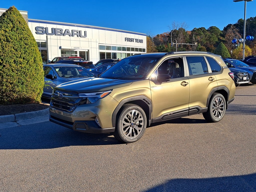 2025 Subaru Forester Touring photo 3