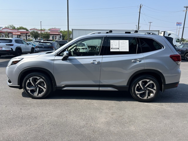 2024 Subaru Forester Touring photo 4