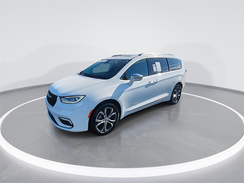 2024 Chrysler Pacifica Pinnacle photo 4