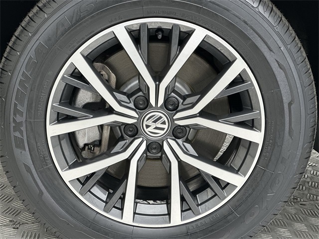 2021 Volkswagen Tiguan S photo 2