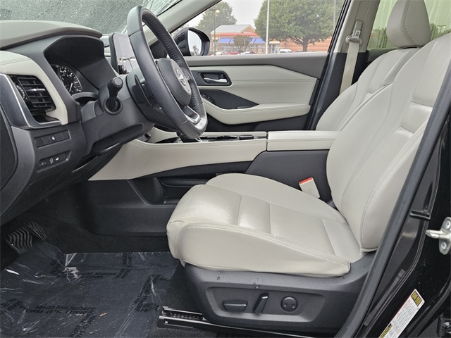 2023 Nissan Rogue SL photo 4