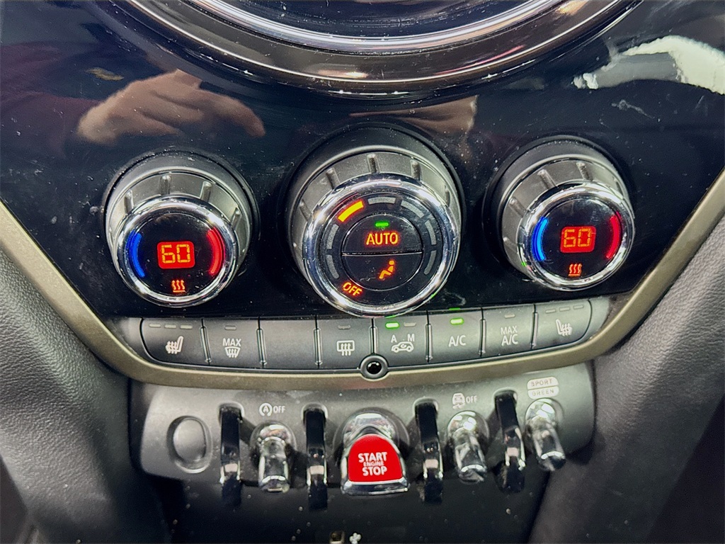 2022 Mini Cooper S ALL4 photo 16
