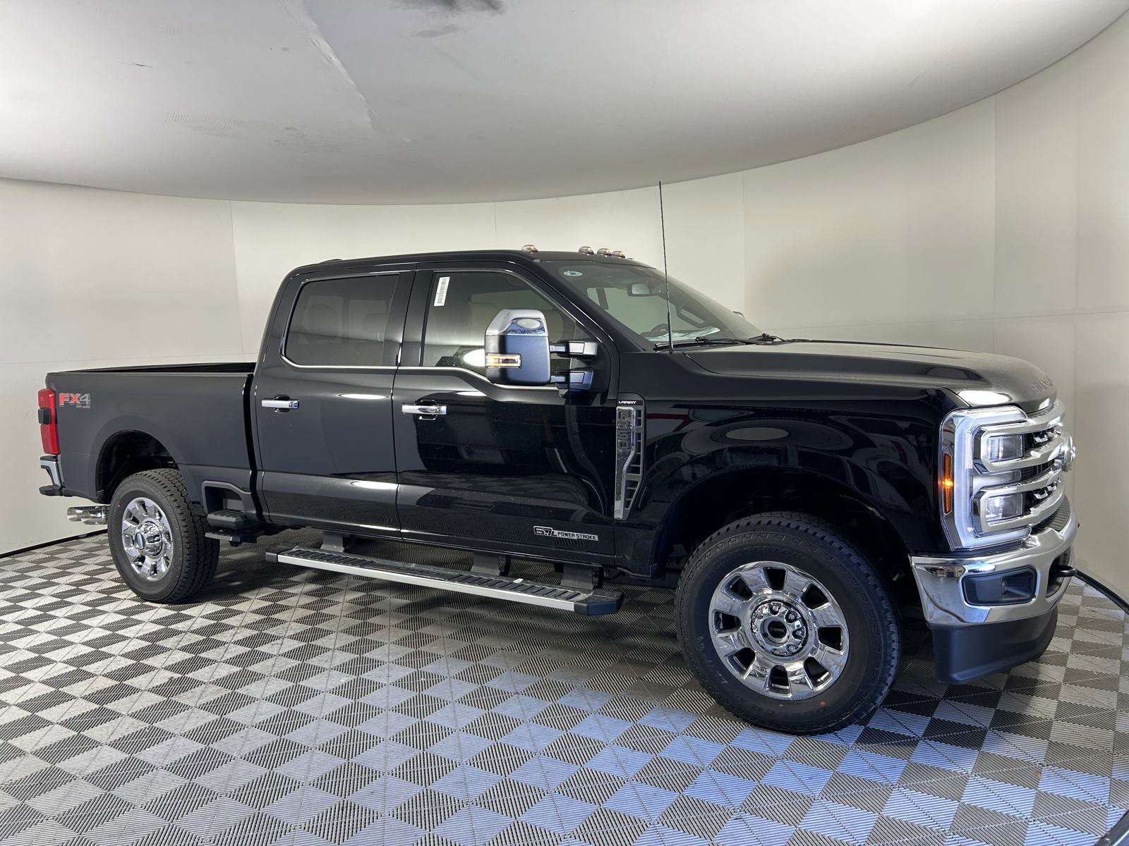 2025 Ford F-250 photo 2