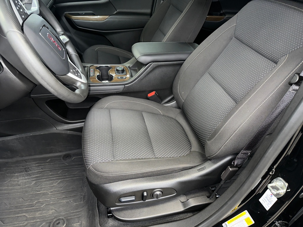 2023 Gmc Acadia SLE photo 2