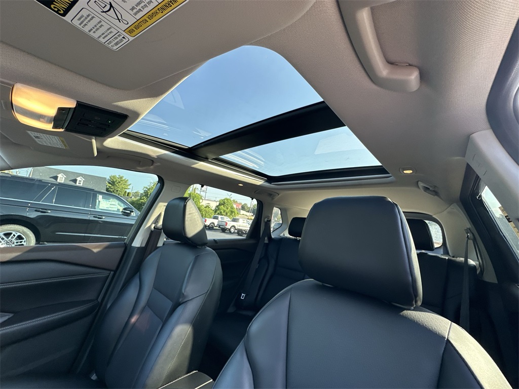 2021 Nissan Rogue SV photo 21