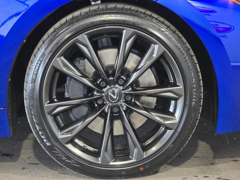2025 Lexus IS 300 F SPORT photo 4