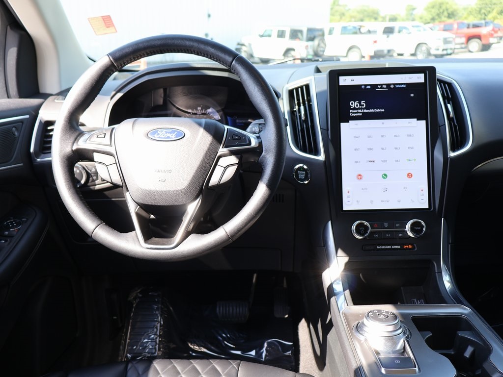 2024 Ford Edge Titanium photo 19