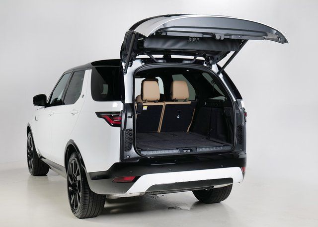 2025 Land Rover Discovery SE photo 21
