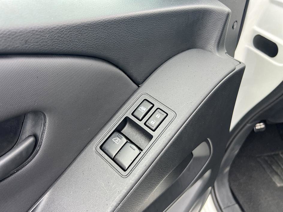 2024 Nissan Frontier S photo 18