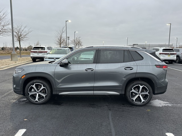 2026 Volkswagen Tiguan SE photo 4