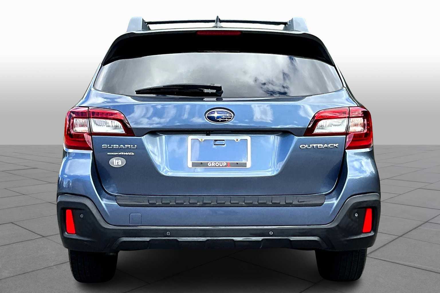 2018 Subaru Outback Limited photo 4