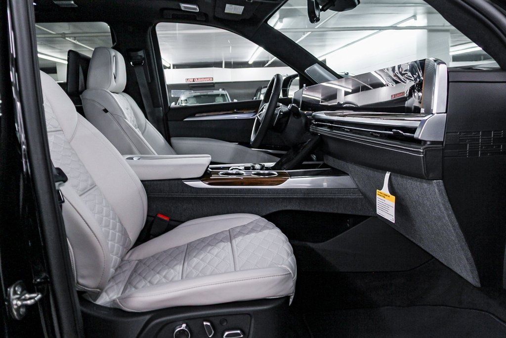 2026 Cadillac Escalade Platinum Sport photo 16