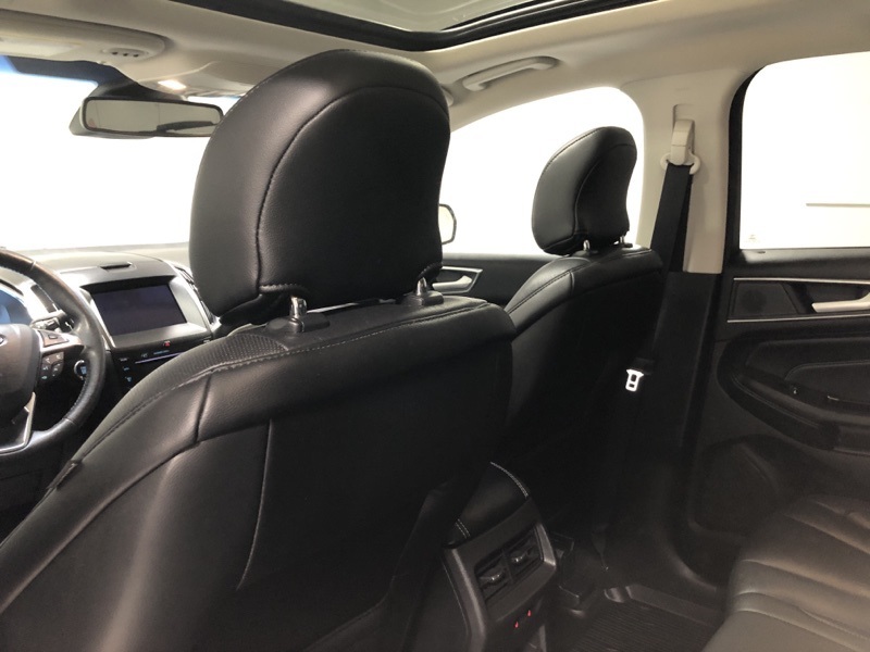 2019 Ford Edge Titanium photo 15