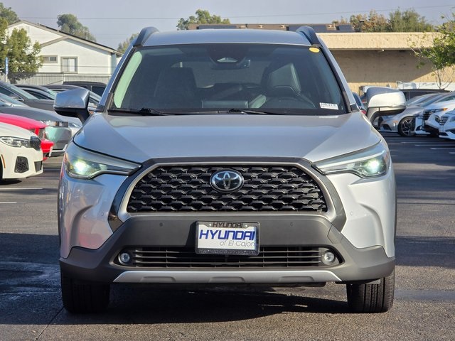 2023 Toyota Corolla Cross XLE photo 2