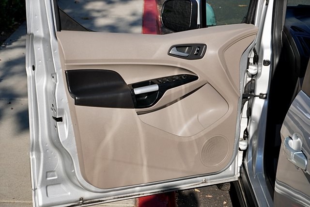 2018 Ford Transit Connect Titanium photo 25
