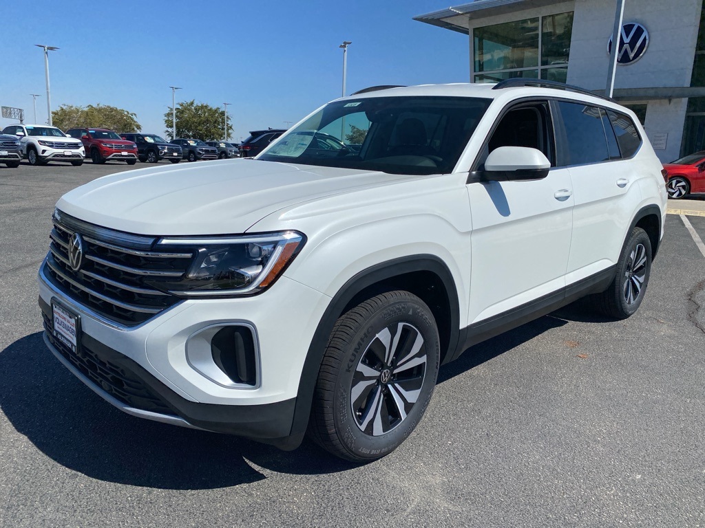 2026 Volkswagen Atlas SE photo 3