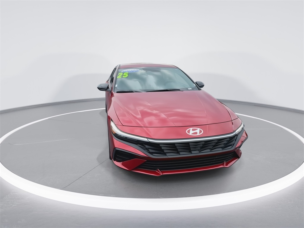 2025 Hyundai Elantra SEL Sport photo 3